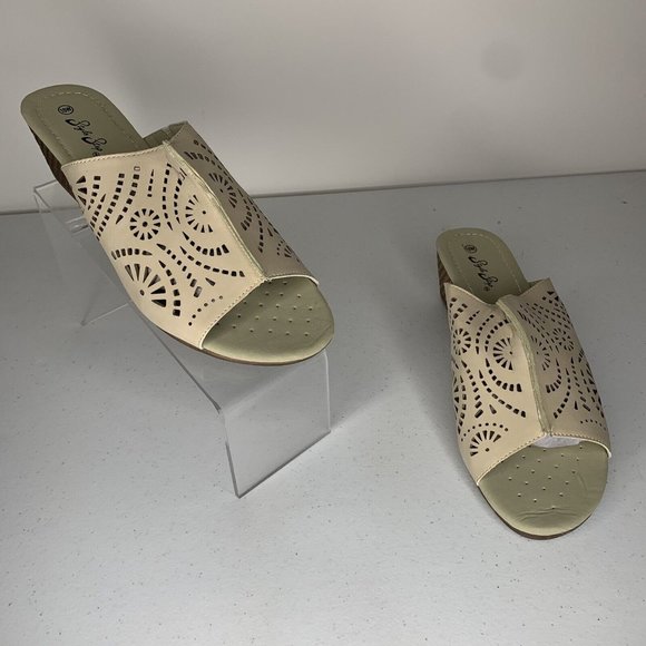 NWOB New Style Step Womens Size 10 Tan Slip On 2" Heel Wedges Shoes - Picture 1 of 8
